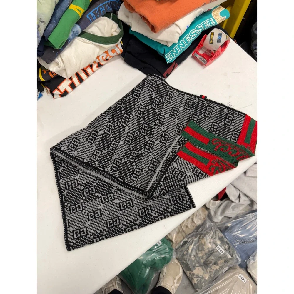 Gucci GG Monogram Knit Scarf Black Grey Green‎ Red Web Stripe Made in Italy
